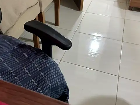 Snapshot of Hsavio chatting on 12-02-25, 11:11 Hsavio online show from 12-02-25, 11:11