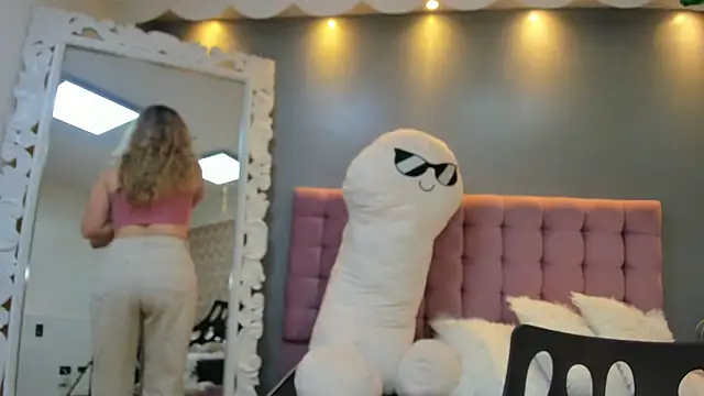 IssadoraJames online show from 10-05-25, 02:26