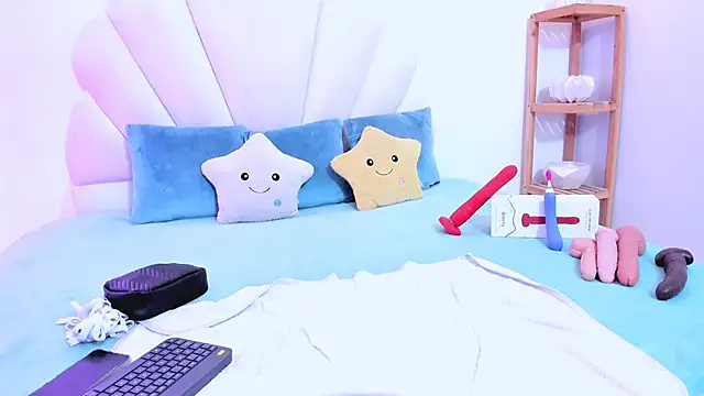 Snapshot of Lizzie_Williams_ chatting on 09-19-25, 03:08 Lizzie Williams online show from 09-19-25, 03:08