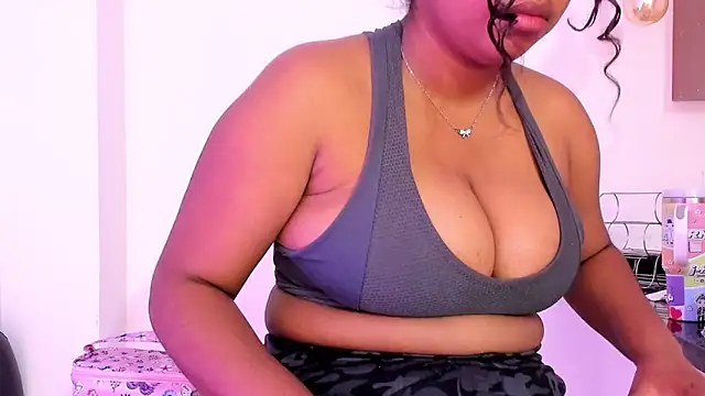 Snapshot of Lizzie_Williams_ chatting on 11-25-25, 03:17 Lizzie Williams online show from 11-25-25, 03:17