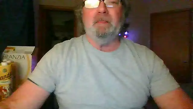 Snapshot of Doherty10 chatting on 12-23-25, 07:06 Doherty10 online show from 12-23-25, 07:06