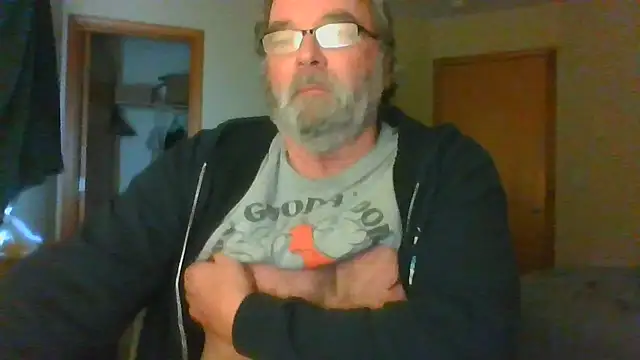 Snapshot of Doherty10 chatting on 03-31-26, 08:42 Doherty10 online show from 03-31-26, 08:42