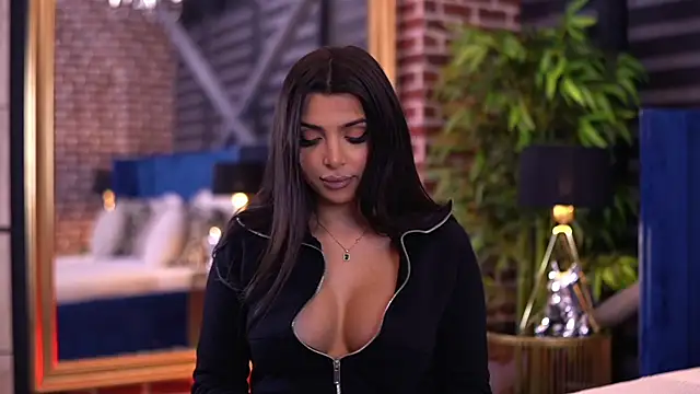 NicoleCellini online show from 10-15-25, 06:08