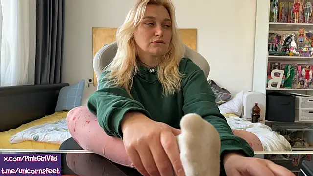 unicornsfeet online show from 04-23-26, 11:42