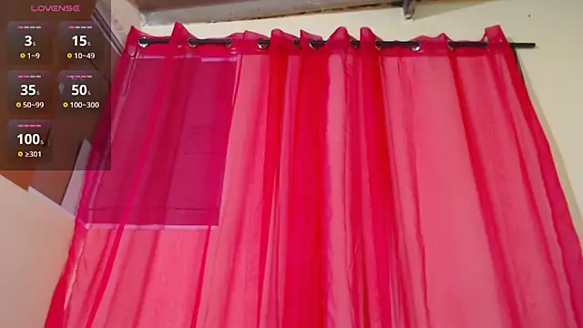 Snapshot of RominaFiore_ chatting on 12-21-24, 04:19 RominaFiore  online show from 12-21-24, 04:19