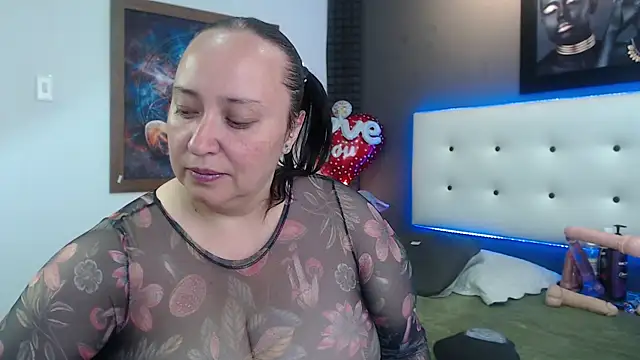 Snapshot of Natasha26_ chatting on 01-24-25, 06:25 Natasha26  online show from 01-24-25, 06:25
