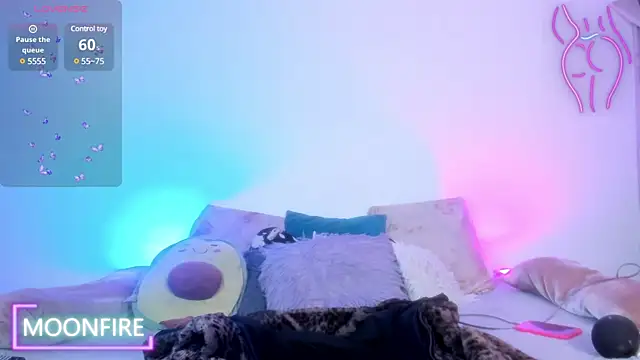 Snapshot of moonfiredancer chatting on 12-19-24, 02:01 moonfiredancer online show from 12-19-24, 02:01