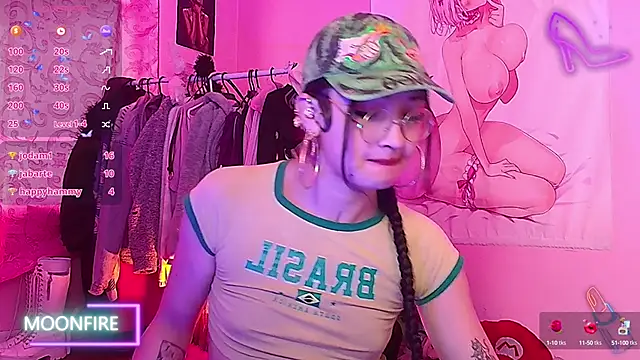 Snapshot of moonfiredancer chatting on 09-18-25, 11:23 moonfiredancer online show from 09-18-25, 11:23