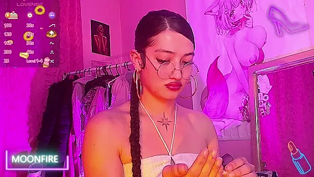 Snapshot of moonfiredancer chatting on 09-29-25, 04:17 moonfiredancer online show from 09-29-25, 04:17