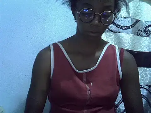 Snapshot of ElianeHot chatting on 01-13-25, 04:30 ElianeHot online show from 01-13-25, 04:30