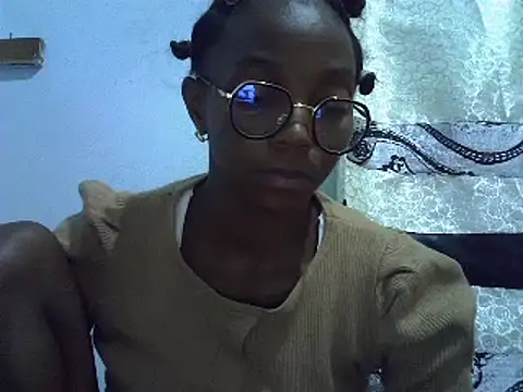 Snapshot of ElianeHot chatting on 01-14-25, 07:32 ElianeHot online show from 01-14-25, 07:32