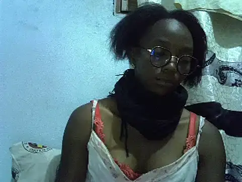 Snapshot of ElianeHot chatting on 01-22-25, 06:20 ElianeHot online show from 01-22-25, 06:20