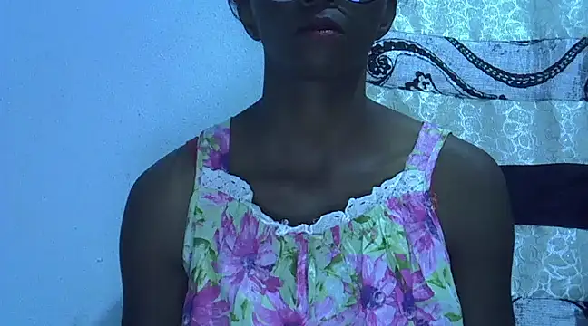 Snapshot of ElianeHot chatting on 02-05-25, 03:20 ElianeHot online show from 02-05-25, 03:20