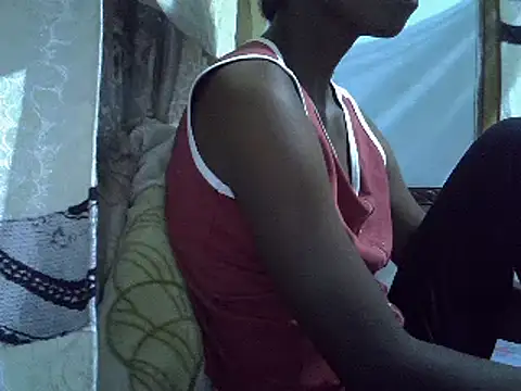 Snapshot of ElianeHot chatting on 02-06-25, 03:41 ElianeHot online show from 02-06-25, 03:41