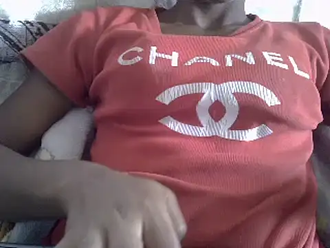 Snapshot of ElianeHot chatting on 02-14-25, 09:24 ElianeHot online show from 02-14-25, 09:24