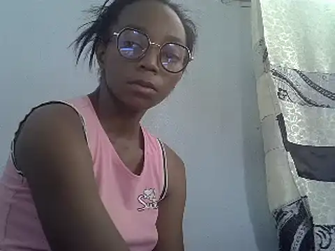 Snapshot of ElianeHot chatting on 02-19-25, 09:06 ElianeHot online show from 02-19-25, 09:06