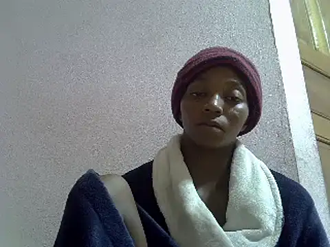 Snapshot of ElianeHot chatting on 02-21-25, 08:05 ElianeHot online show from 02-21-25, 08:05