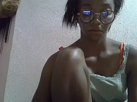 Snapshot of ElianeHot chatting on 02-24-25, 08:36 ElianeHot online show from 02-24-25, 08:36