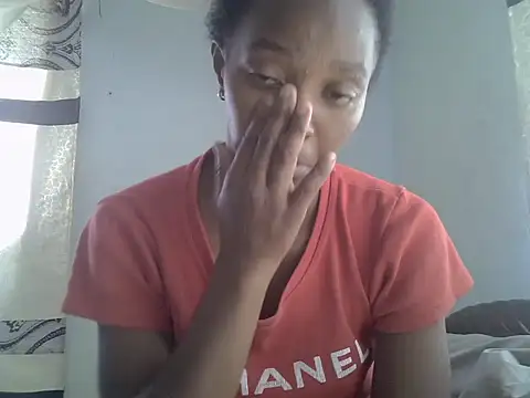 Snapshot of ElianeHot chatting on 09-24-25, 08:50 ElianeHot online show from 09-24-25, 08:50