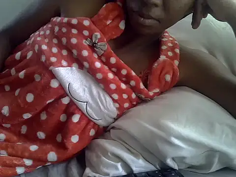 Snapshot of ElianeHot chatting on 10-19-25, 09:21 ElianeHot online show from 10-19-25, 09:21