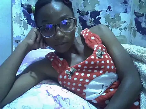 ElianeHot online show from 04-12-26, 06:46