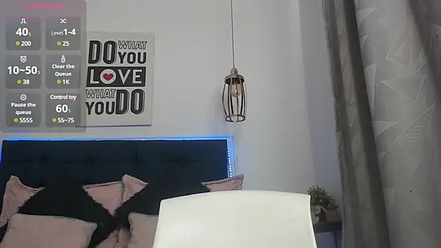 Snapshot of Alisteresa_ chatting on 01-18-25, 07:15 Alisteresa  online show from 01-18-25, 07:15