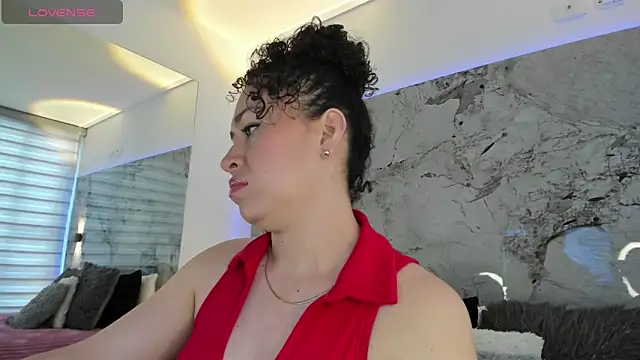 Snapshot of LIZ_HOLMES chatting on 09-18-25, 11:56 LIZ HOLMES online show from 09-18-25, 11:56