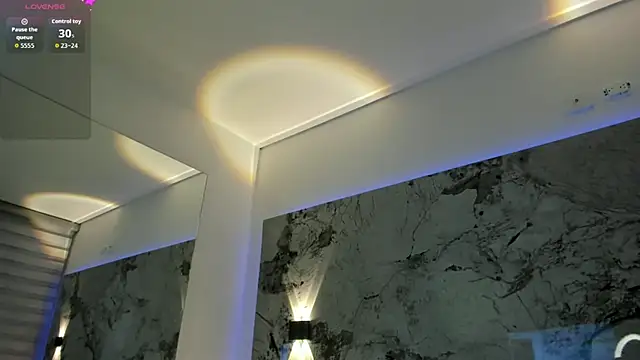 Snapshot of LIZ_HOLMES chatting on 10-10-25, 10:36 LIZ HOLMES online show from 10-10-25, 10:36