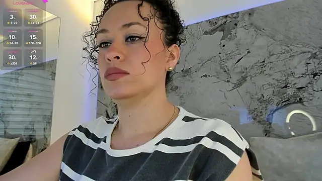 Snapshot of LIZ_HOLMES chatting on 11-20-25, 12:05 LIZ HOLMES online show from 11-20-25, 12:05