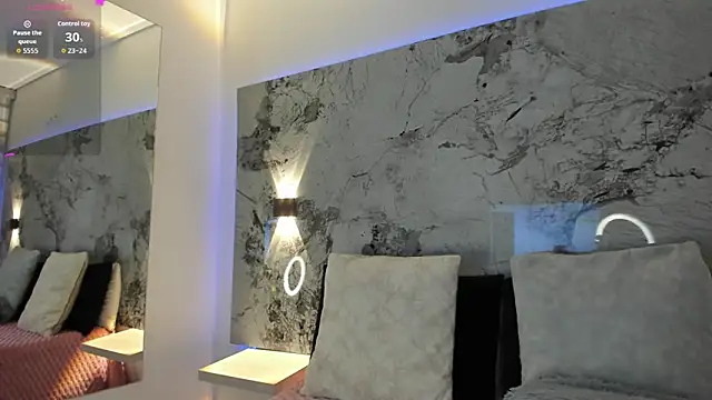 Snapshot of LIZ_HOLMES chatting on 11-28-25, 10:40 LIZ HOLMES online show from 11-28-25, 10:40