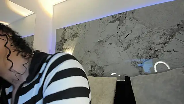 Snapshot of LIZ_HOLMES chatting on 12-01-25, 10:53 LIZ HOLMES online show from 12-01-25, 10:53