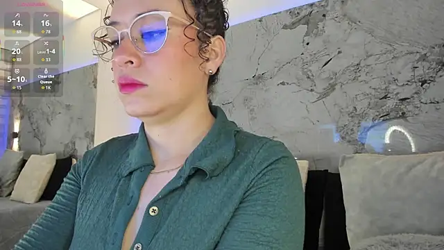 Snapshot of LIZ_HOLMES chatting on 12-20-25, 10:55 LIZ HOLMES online show from 12-20-25, 10:55