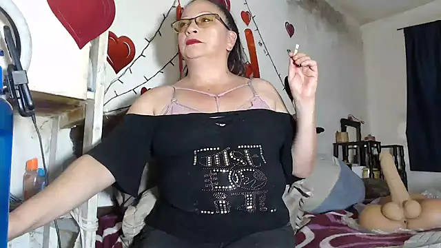 Snapshot of Vivianmature chatting on 11-22-25, 09:25 Vivianmature online show from 11-22-25, 09:25