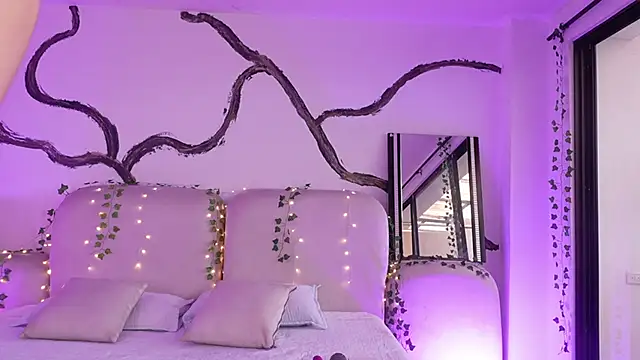 Rubi Sky online show from 12-19-25, 01:51