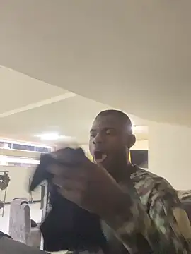 Snapshot of Rickycuero chatting on 11-16-25, 11:49 Rickycuero online show from 11-16-25, 11:49