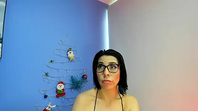 Snapshot of AdelleLennox_cg chatting on 12-08-24, 02:19 AdelleLennox cg online show from 12-08-24, 02:19