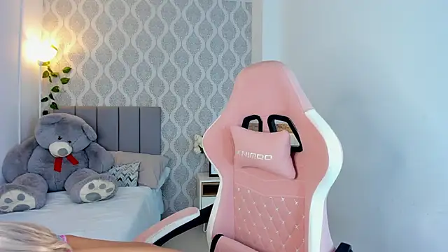 Adria ross online show from 01-23-25, 12:19