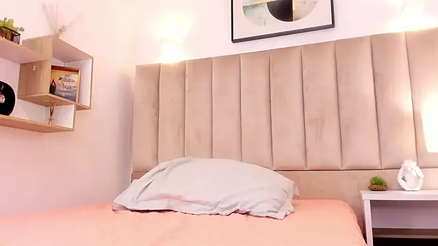 Anniie Queen online show from 02-20-25, 02:18