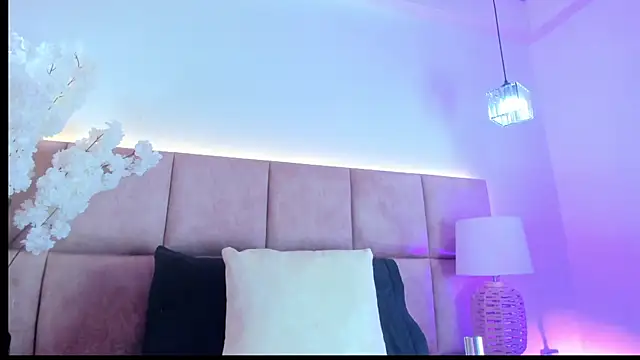 LiaaGenner online show from 12-20-25, 02:40