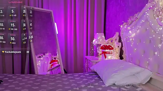 SaraCros online show from 12-06-24, 08:37