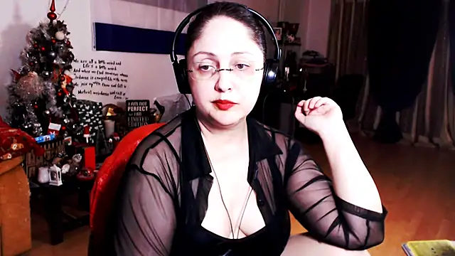 Snapshot of Imperatriza chatting on 02-03-25, 09:29 Imperatriza online show from 02-03-25, 09:29