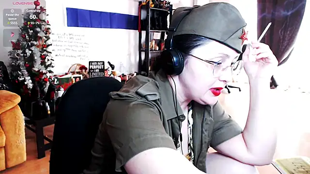 Snapshot of Imperatriza chatting on 02-25-25, 01:28 Imperatriza online show from 02-25-25, 01:28