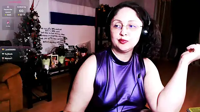 Snapshot of Imperatriza chatting on 03-01-25, 04:33 Imperatriza online show from 03-01-25, 04:33