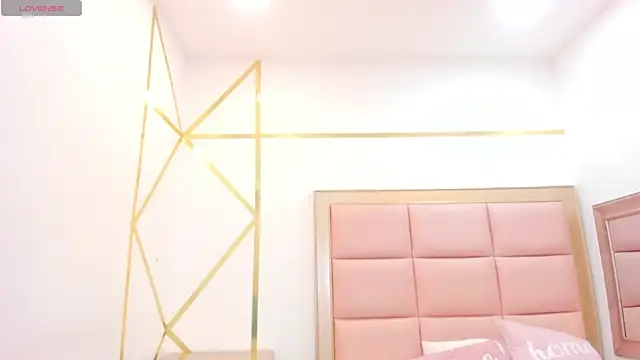 Mady-Edwards online show from 12-25-24, 05:47