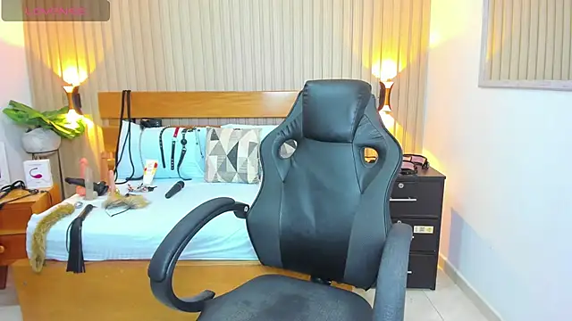 luciana ballesteros  online show from 02-24-25, 03:31