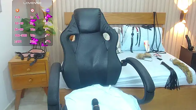 luciana ballesteros  online show from 03-19-25, 12:23