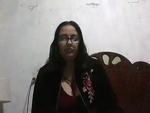 Samanthat33 online show from 12-29-24, 01:02