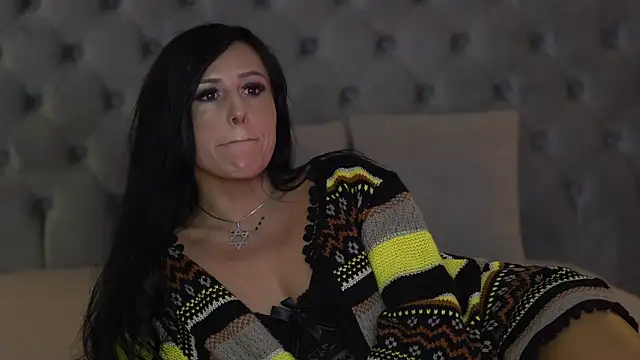 Snapshot of AmelyNoir chatting on 11-24-25, 02:39 AmelyNoir online show from 11-24-25, 02:39