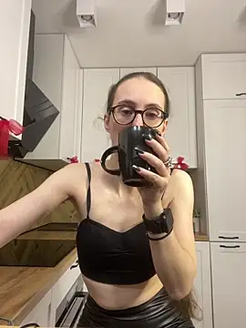 MartiniiSelenna online show from 12-17-25, 06:30