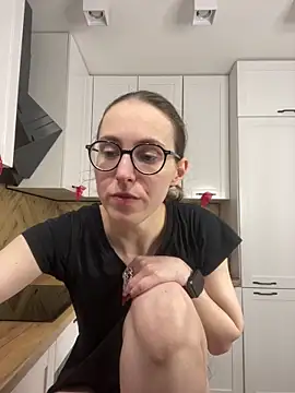 MartiniiSelenna online show from 04-15-26, 05:47